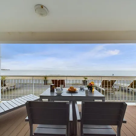 Face Pour 6 - Terrasse * La Tranche-sur-Mer